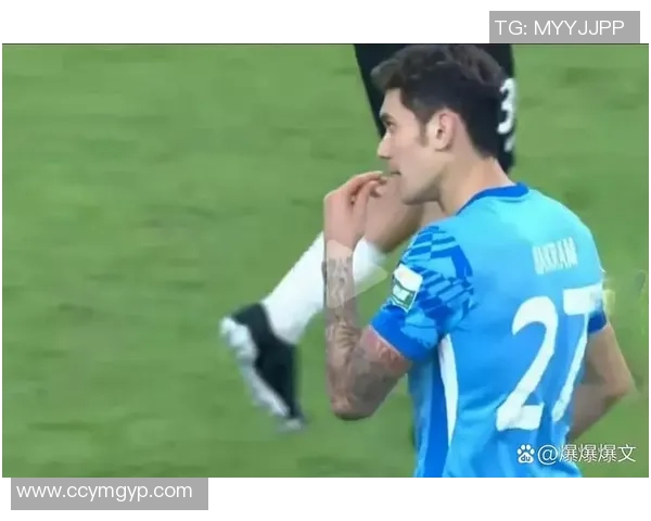 花臂足球明星的成长故事与赛场传奇：从街头到世界顶级联赛的精彩之路