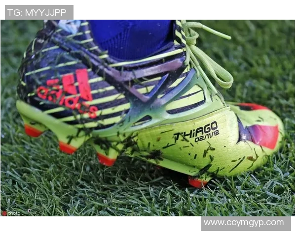 球星偏爱穿的几款足球鞋盘点与推荐