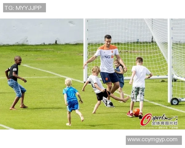 盘点那些从婴儿照到巨星舞台的足球传奇成长故事 盘点那些从婴儿照到巨星舞台的足球传奇成长故事